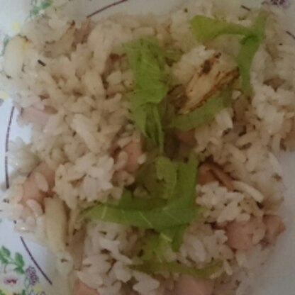 雑穀米のチャーハン美味しいね～魚肉ソで簡単、時短で夏に嬉しいメニュー(^^)魚介苦手なので焼肉味が食べやすかったです♪